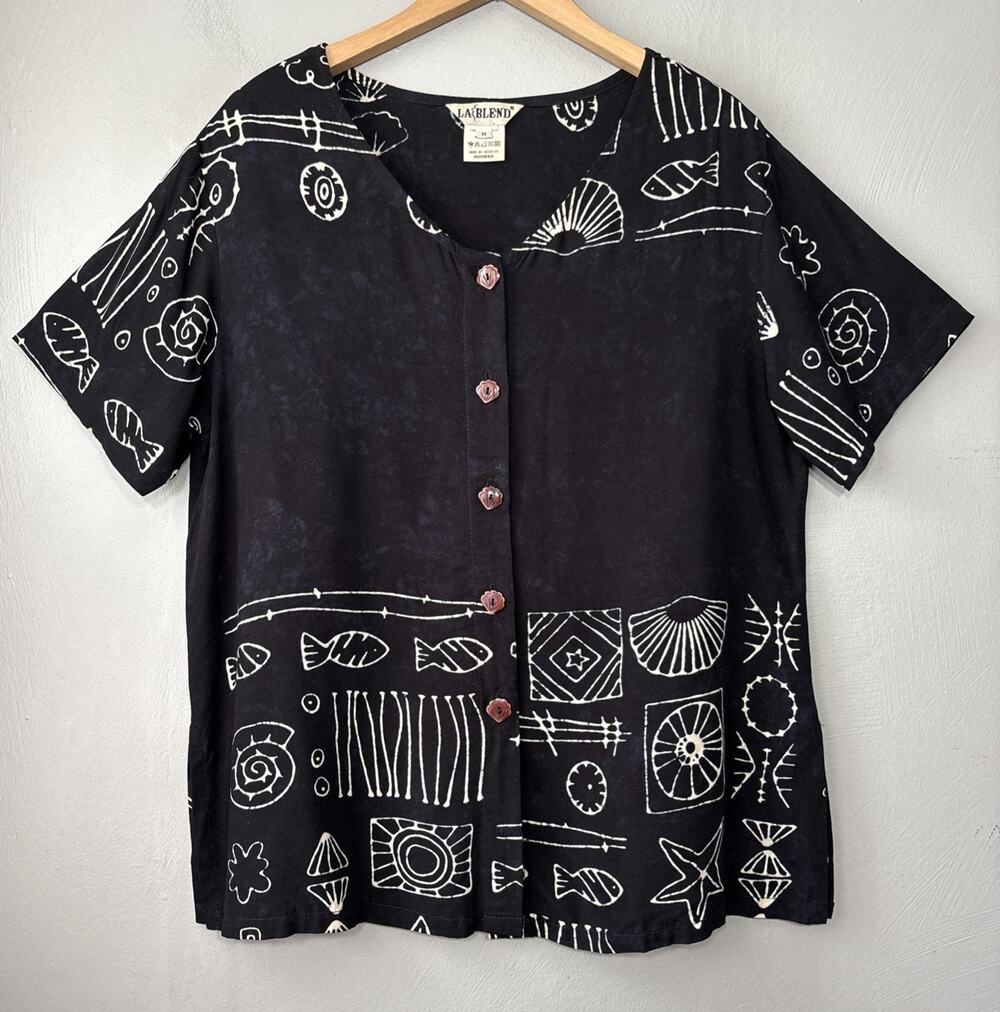 LA Blend Batik Top Size Medium Black Beachy Resortwear Vacation Hawaiian Shells